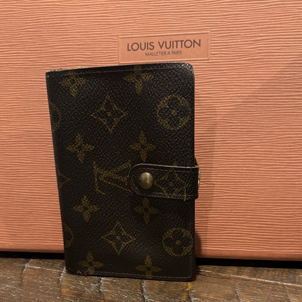 Louis Vuitton Vintage Monogram Kisslock Wallet (c. 1998)